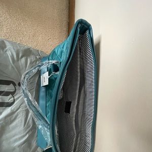 JESSICA MOORE brand new never been used purse